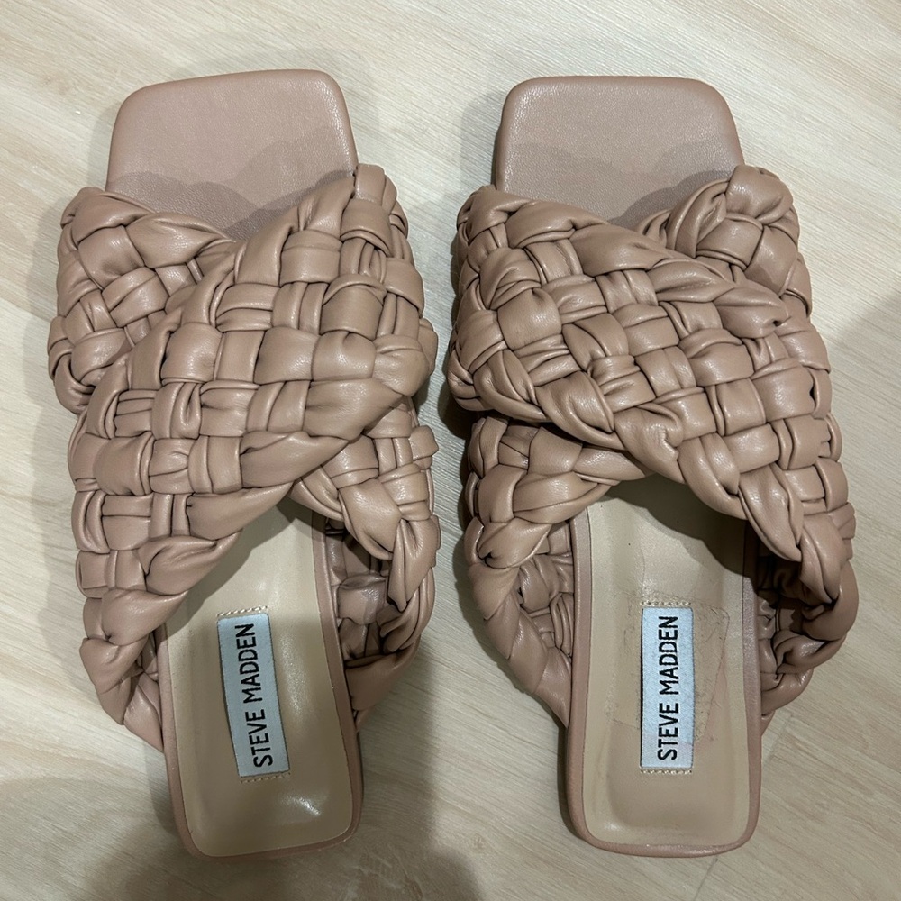 Steve Madden Women's Tan Woven Sandals size: 8.5